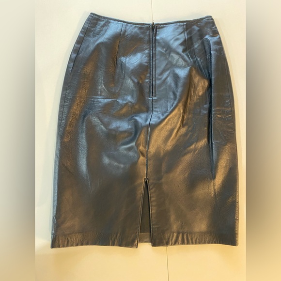 Danier🇨🇦 Black Genuine Leather Pencil Skirt sz 4 - Picture 4 of 11
